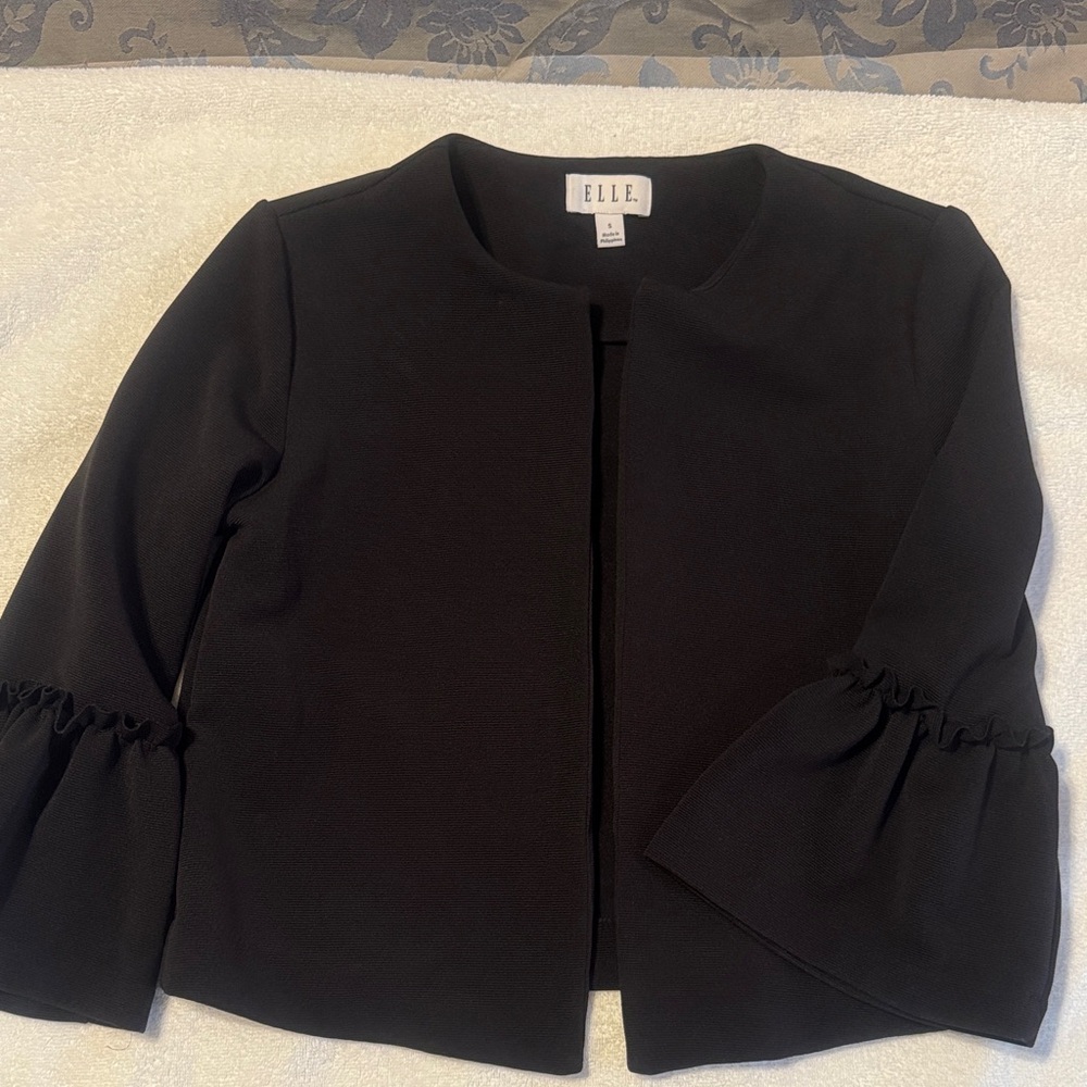 ELLE Black Ruffle-Sleeve Collarless Open Front Jacket